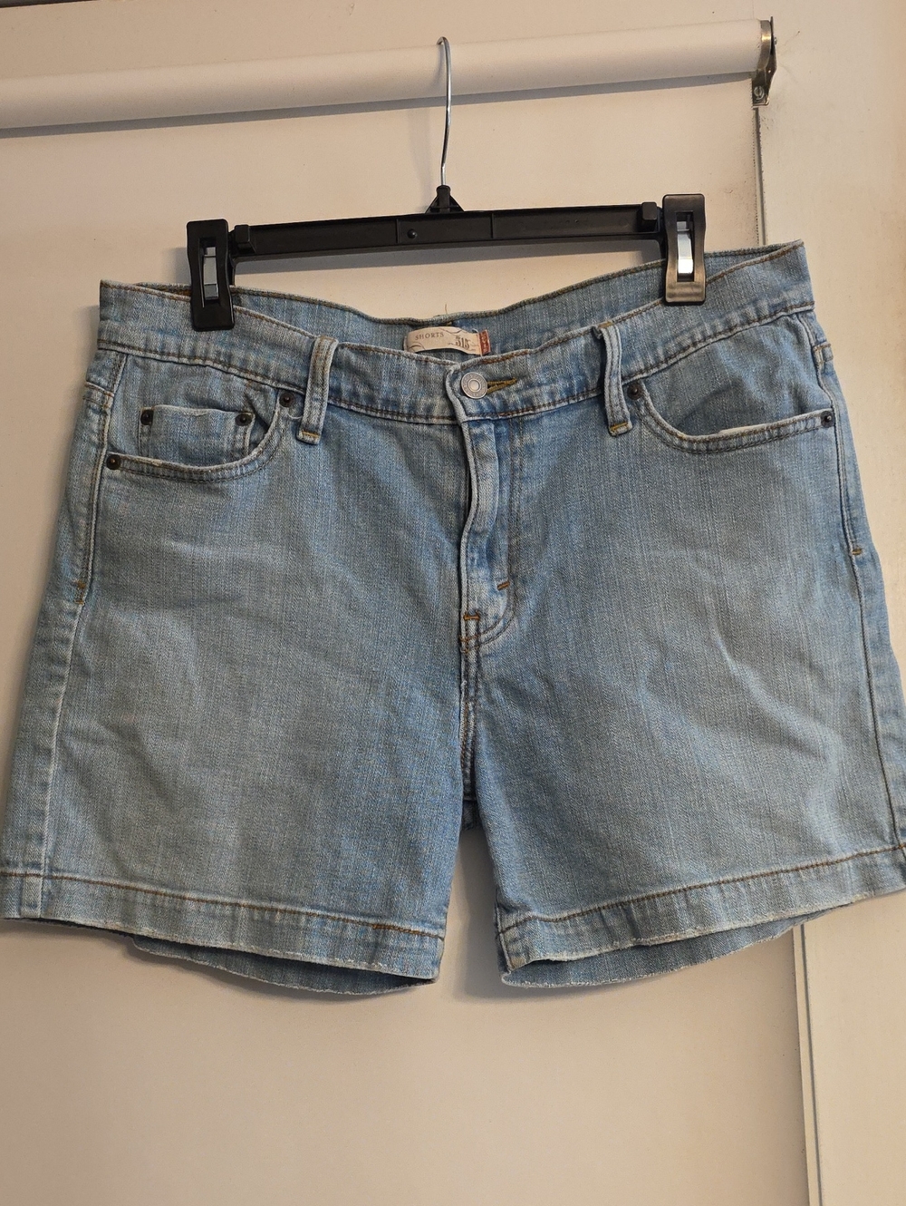 Vintage 2006 Levi's Light Wash Denim Women's Shorts